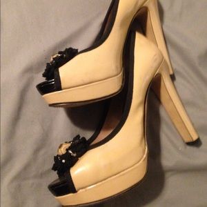 Vince Camuto pumps
